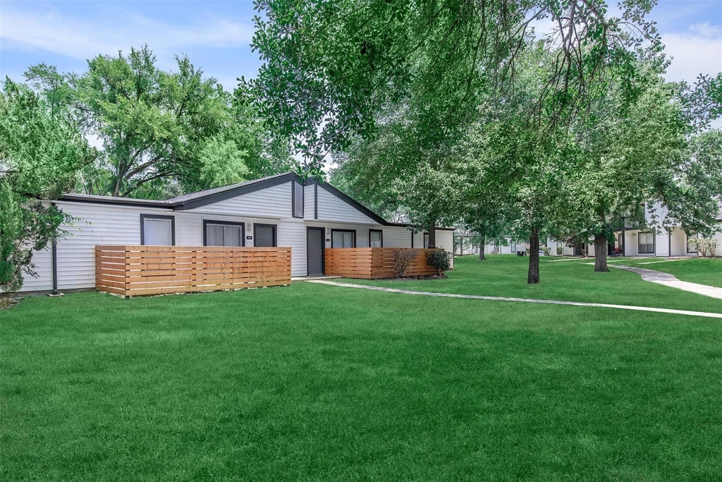 18001 Cypress Trace Road - Photo 25
