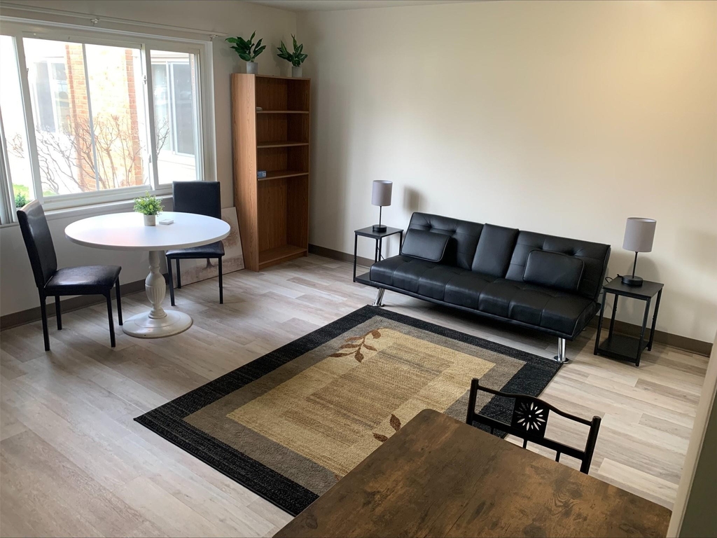 8400 Engleman Street - Photo 4