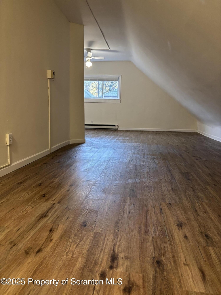 1115 Monroe Avenue - Photo 3