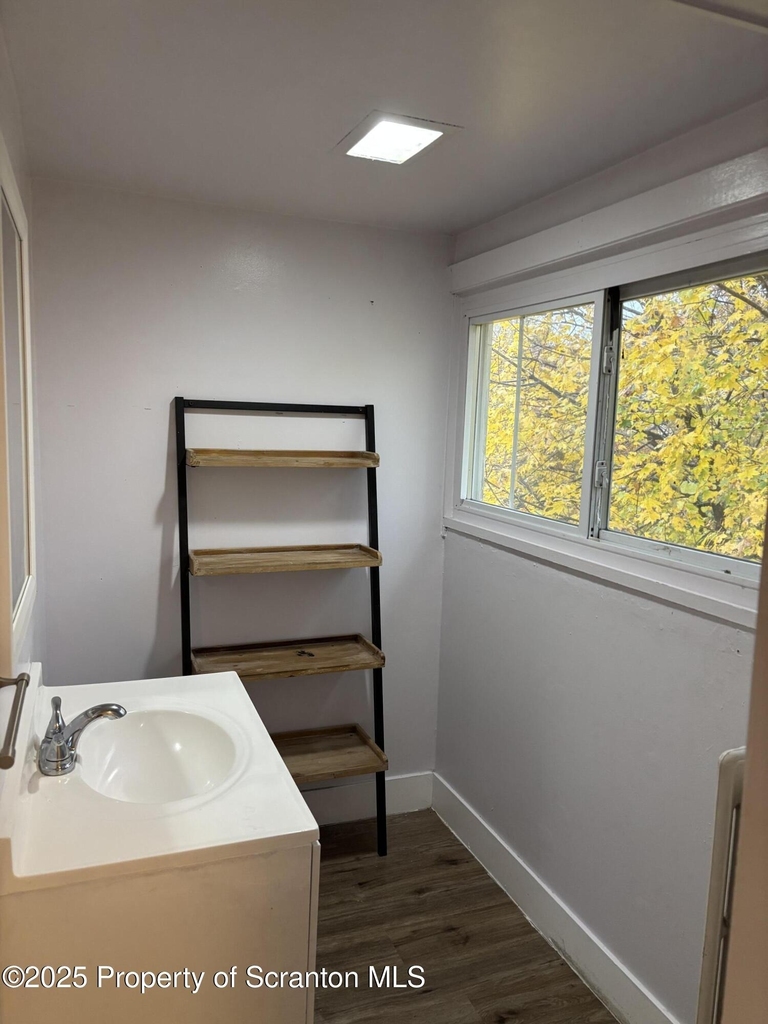 1115 Monroe Avenue - Photo 5