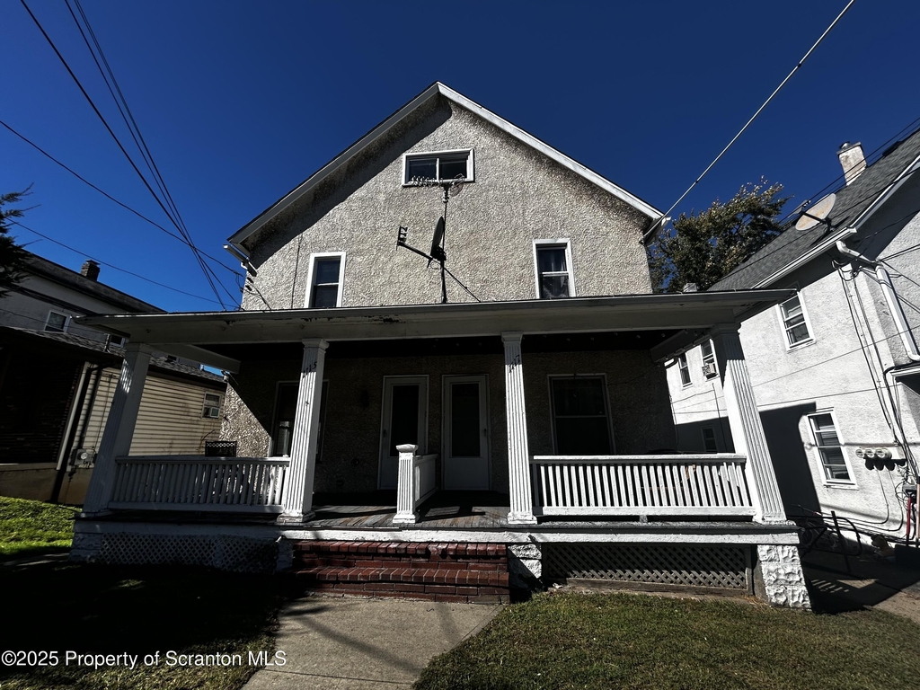 1115 Monroe Avenue - Photo 0