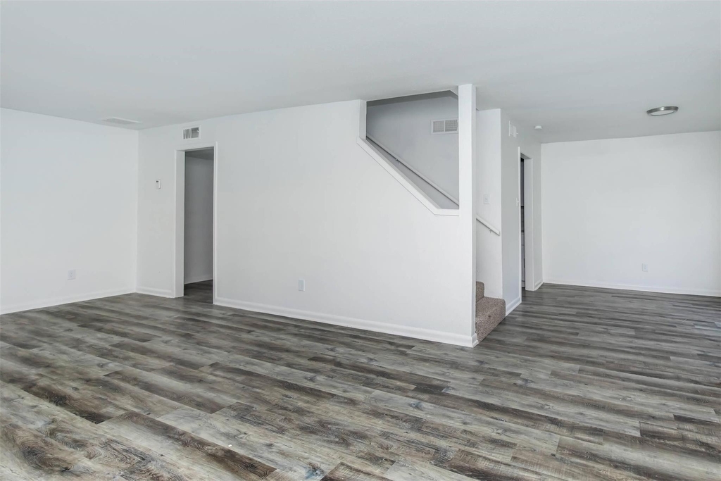 18001 Cypress Trace Road - Photo 4