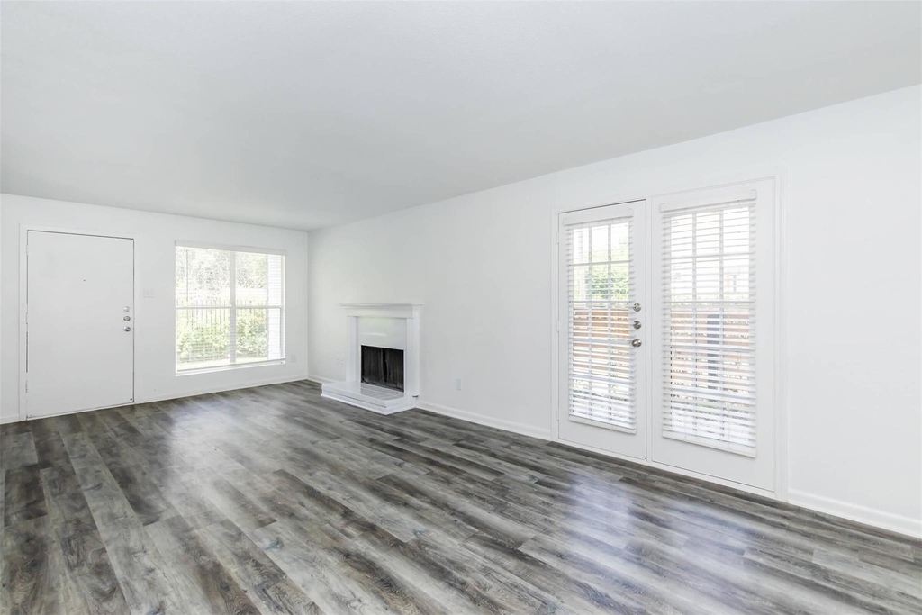 18001 Cypress Trace Road - Photo 3