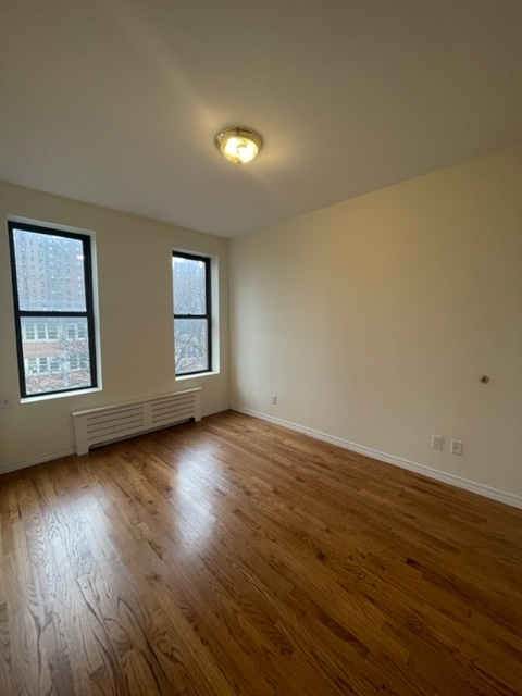 Henry Street - Photo 1