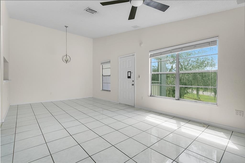 305 Northlake Drive - Photo 3