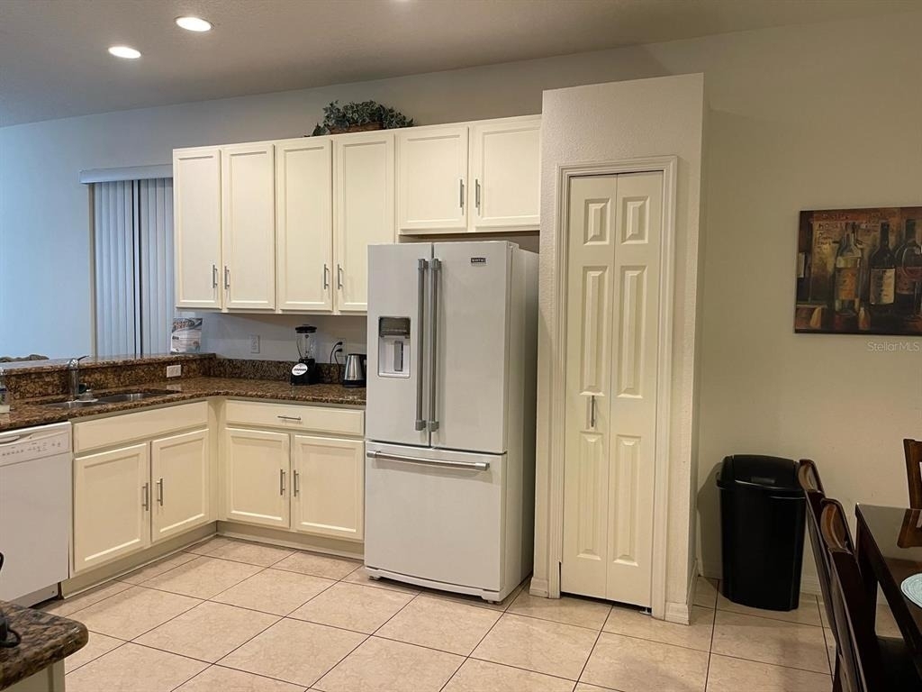 1010 Tourmaline Drive - Photo 2