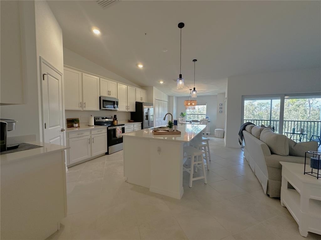 14221 Heritage Landing Boulevard - Photo 7