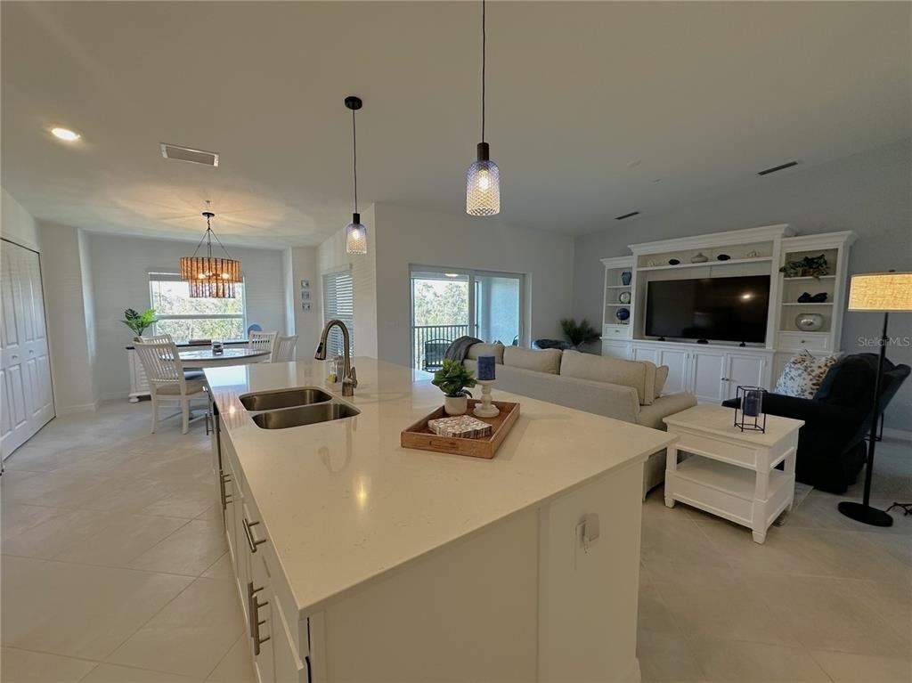14221 Heritage Landing Boulevard - Photo 9