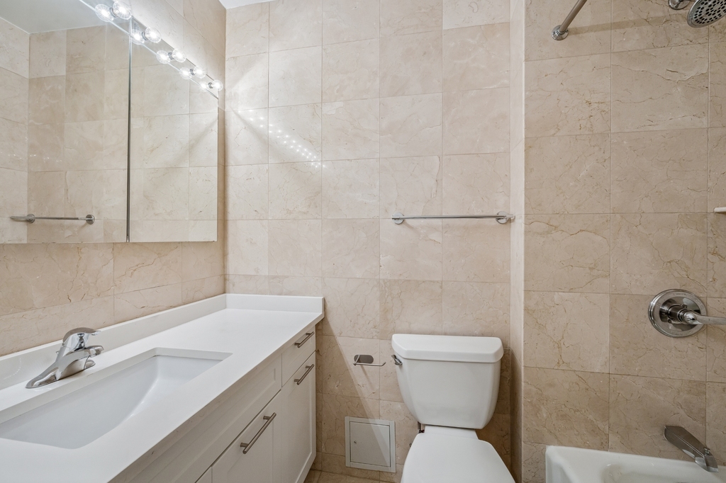 West 87th Street - Photo 8