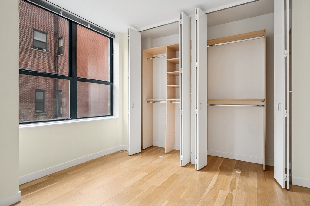 West 87th Street - Photo 7