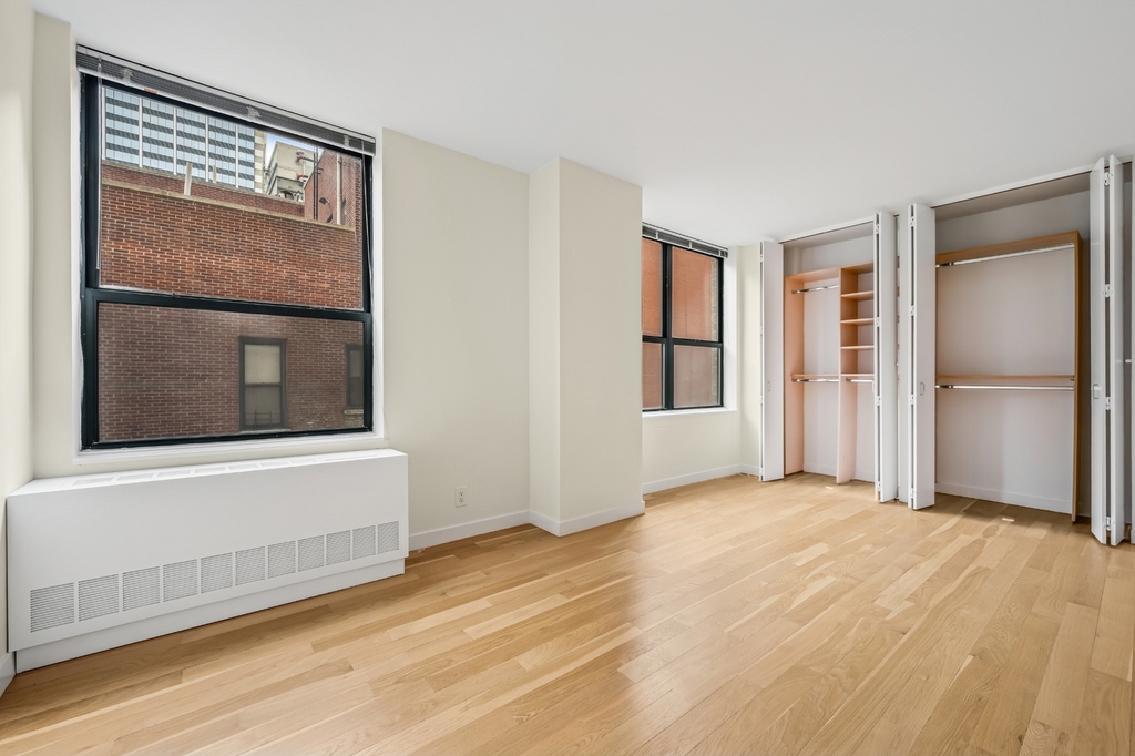 West 87th Street - Photo 6