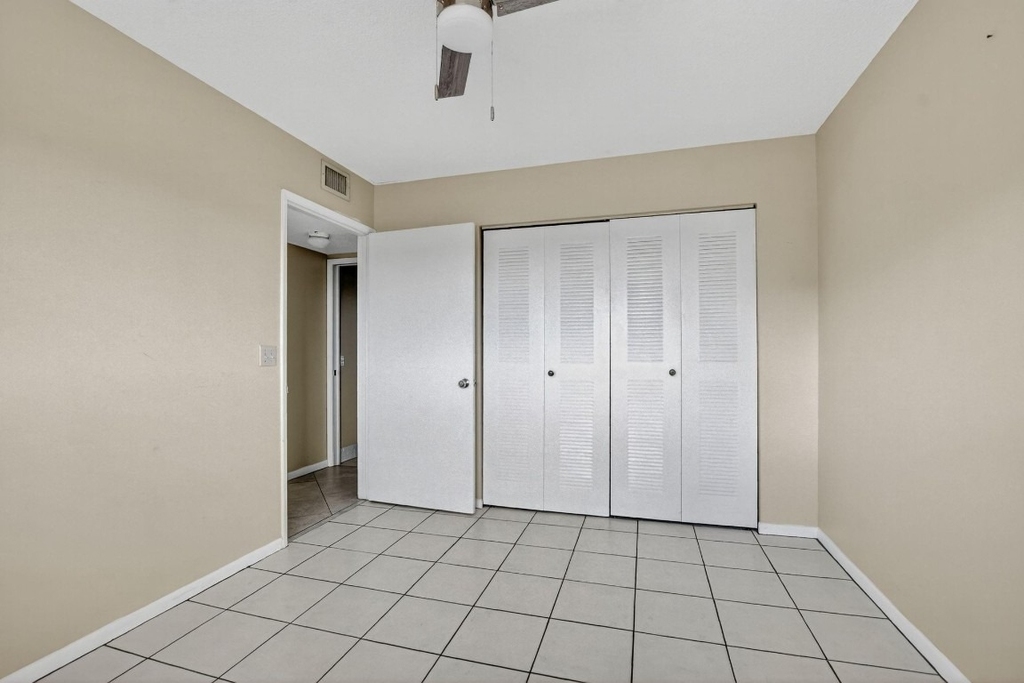 2236 N Cypress Bend Drive - Photo 19
