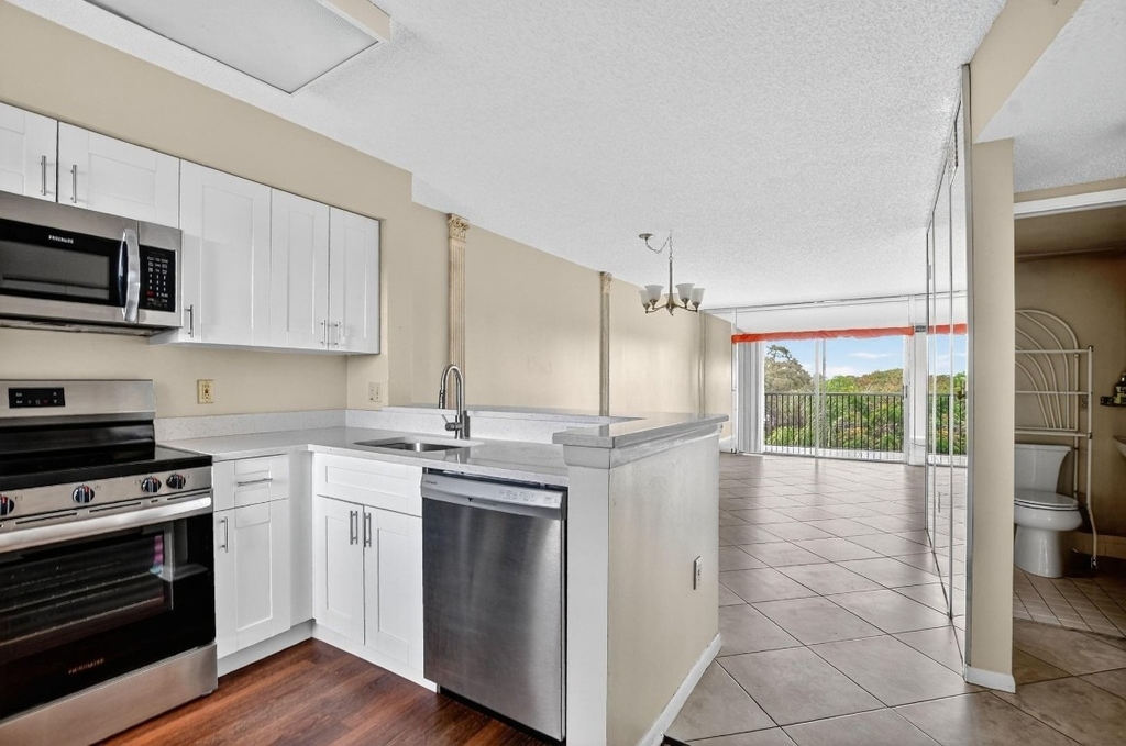 2236 N Cypress Bend Drive - Photo 2