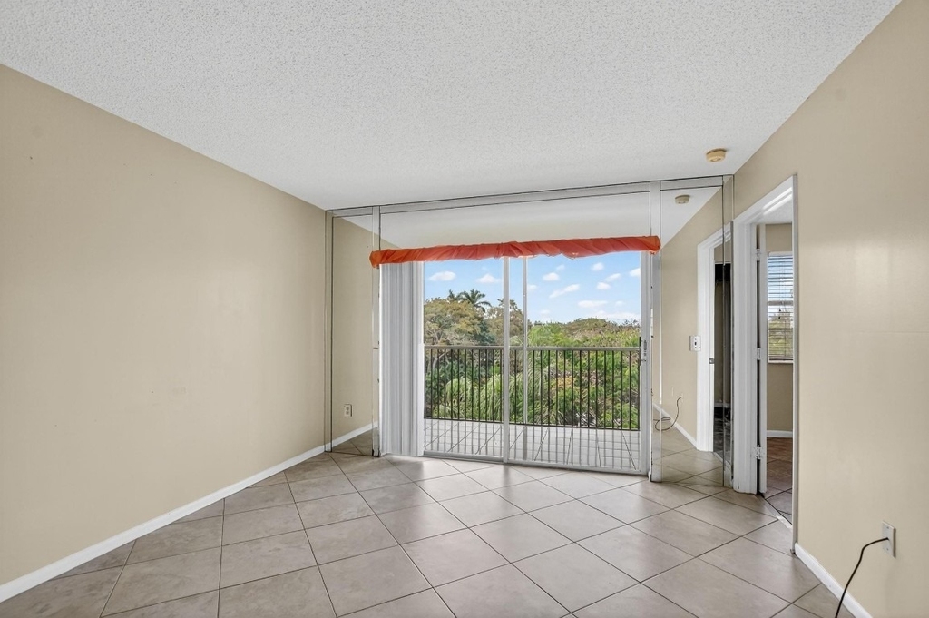 2236 N Cypress Bend Drive - Photo 12