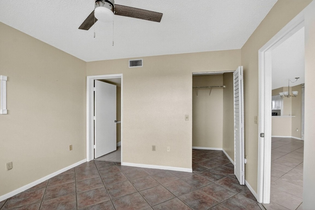 2236 N Cypress Bend Drive - Photo 14