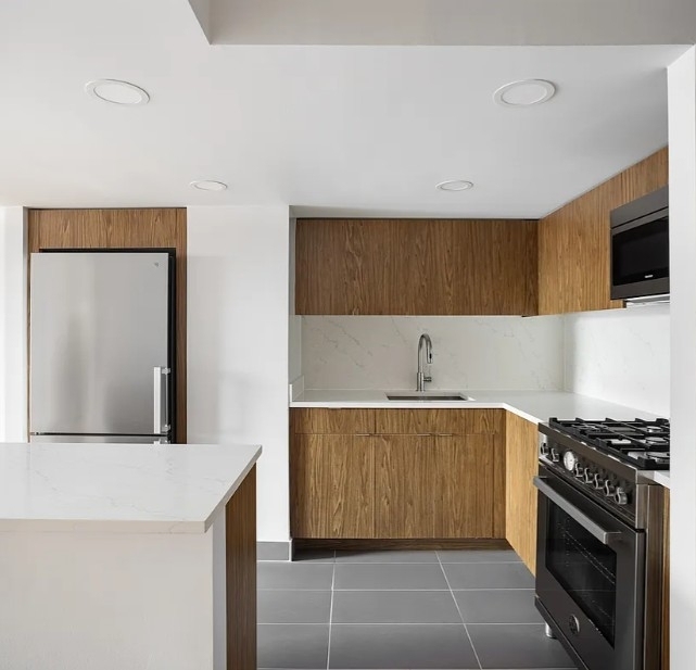 Christopher Street - Photo 1