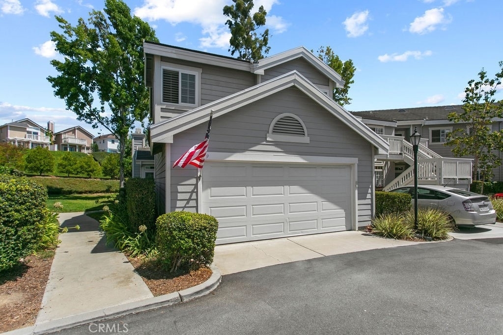 19 Dover Pl - Photo 1