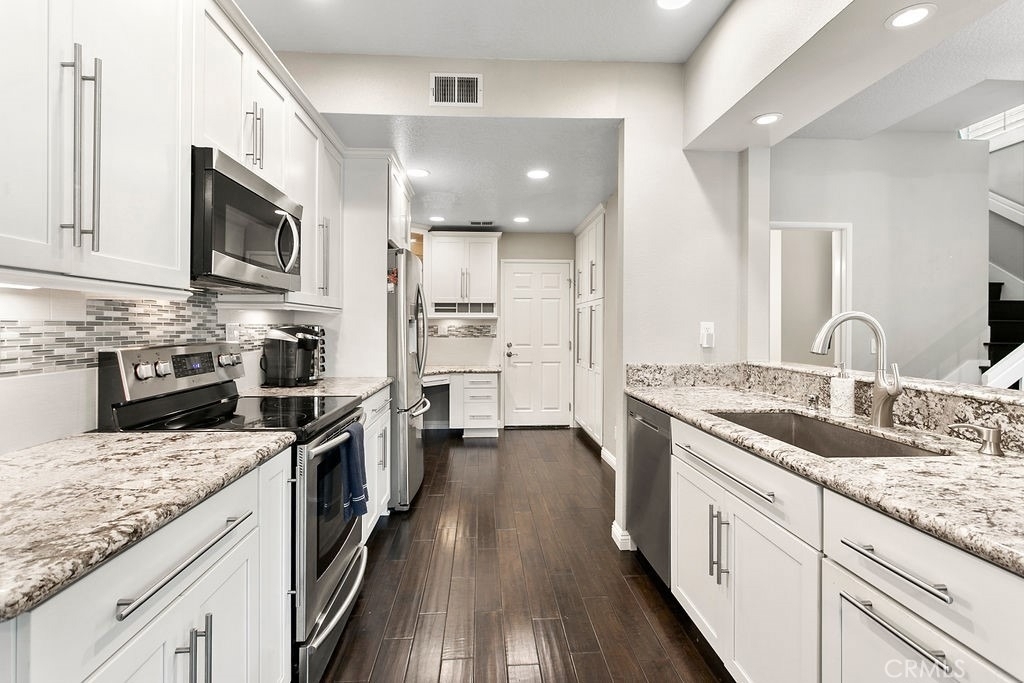 19 Dover Pl - Photo 9