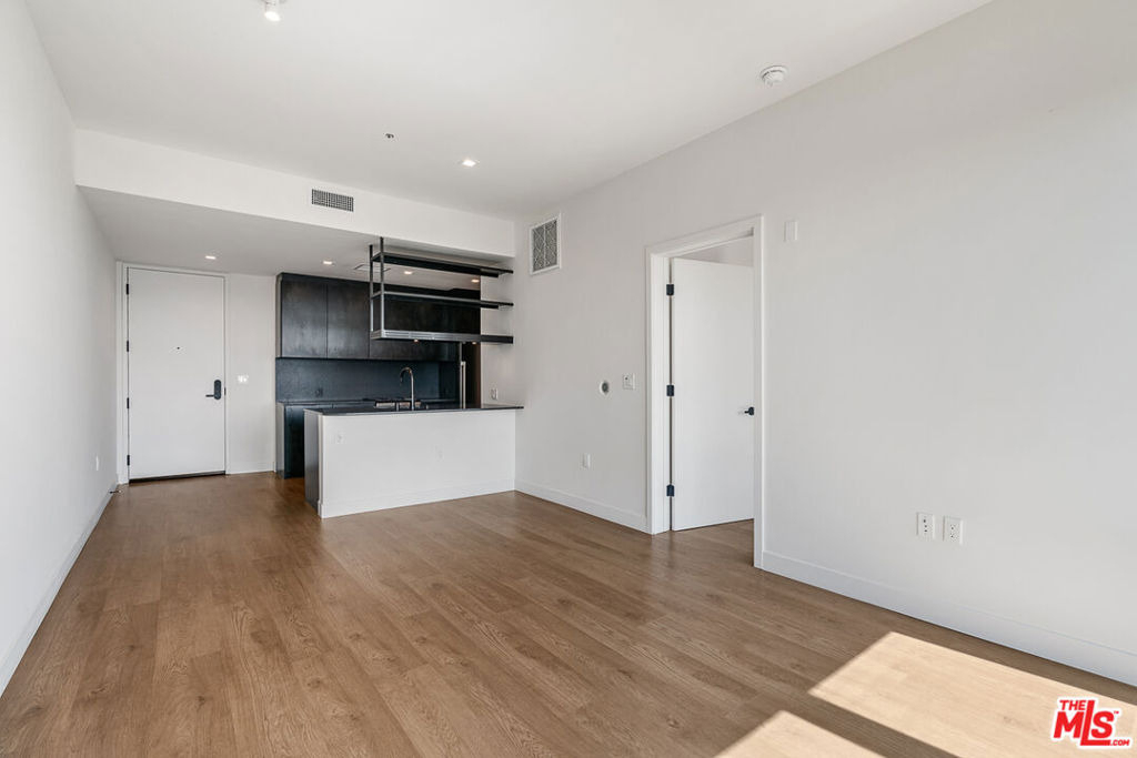 10700 Tabor St - Photo 5