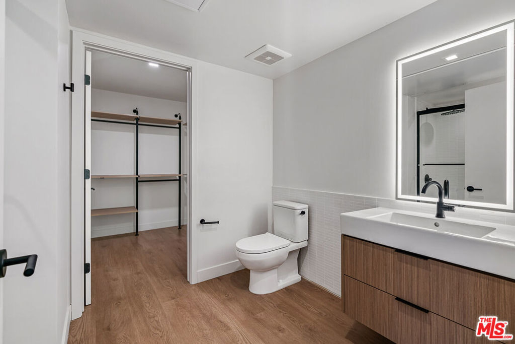 10700 Tabor St - Photo 7