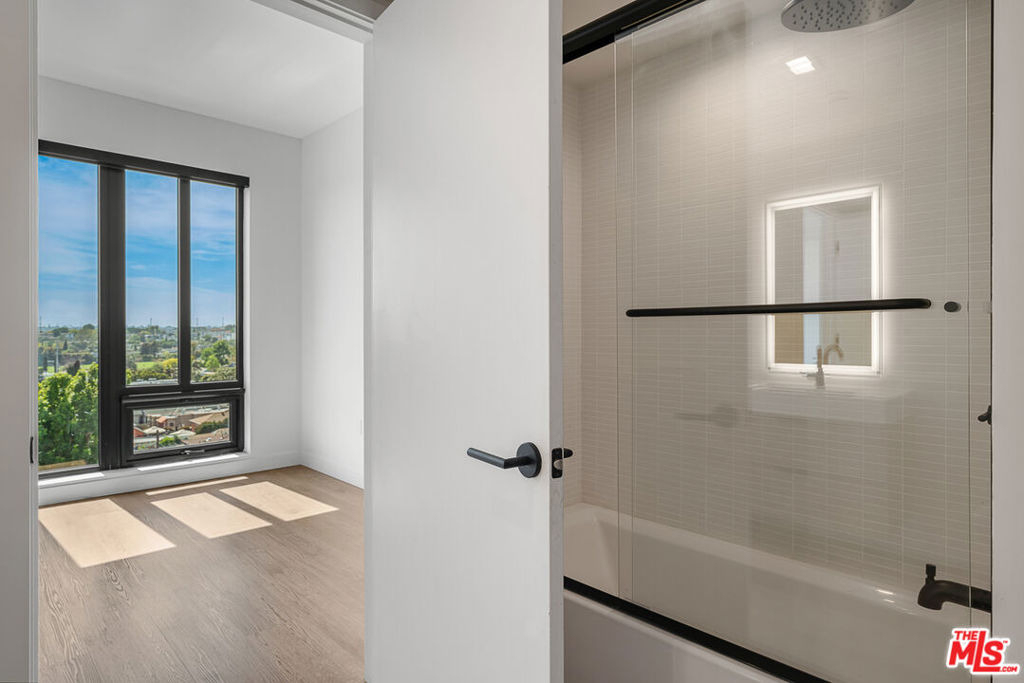 10700 Tabor St - Photo 8