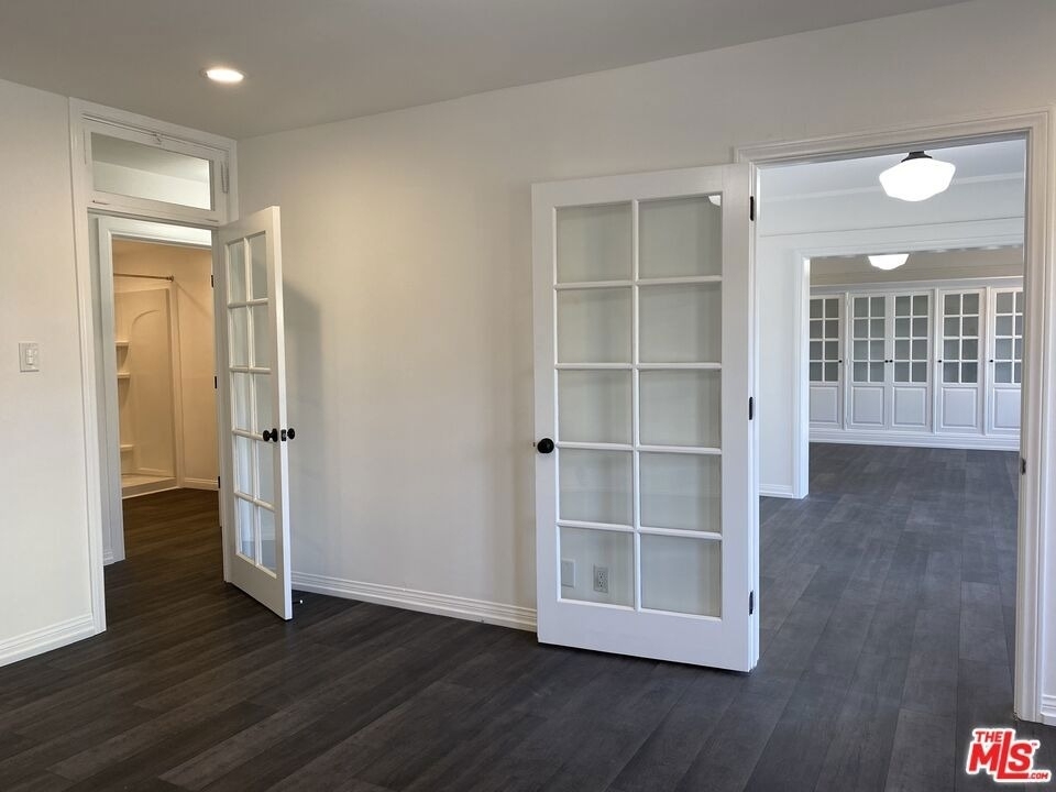 619 S La Brea Avenue - Photo 9