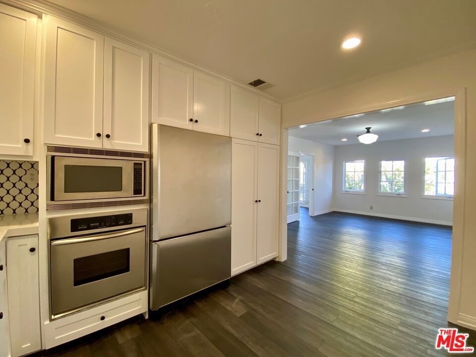 619 S La Brea Avenue - Photo 11