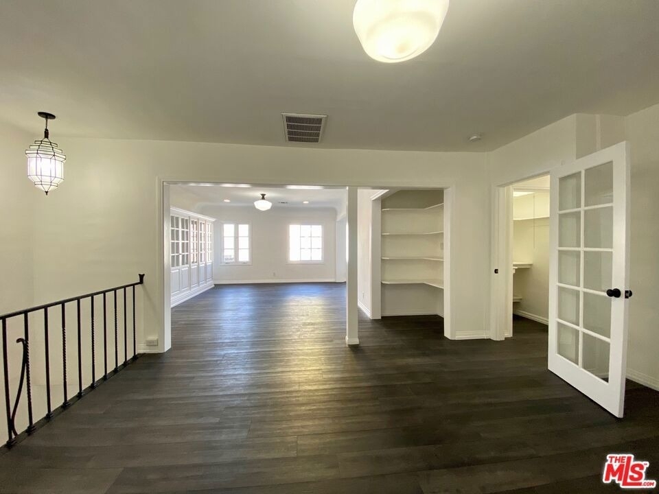 619 S La Brea Avenue - Photo 19