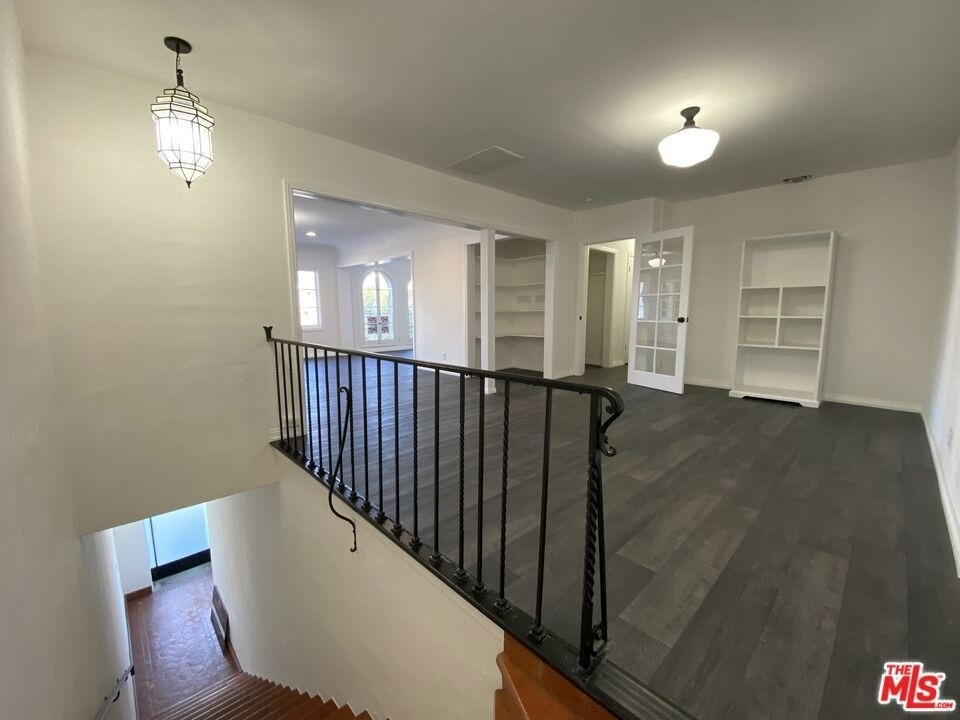 619 S La Brea Avenue - Photo 21