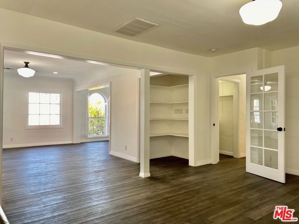 619 S La Brea Avenue - Photo 18