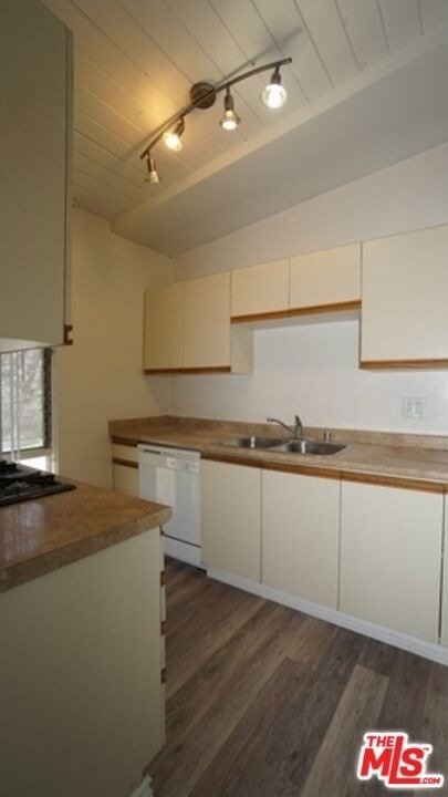 11133 Rose Avenue - Photo 11