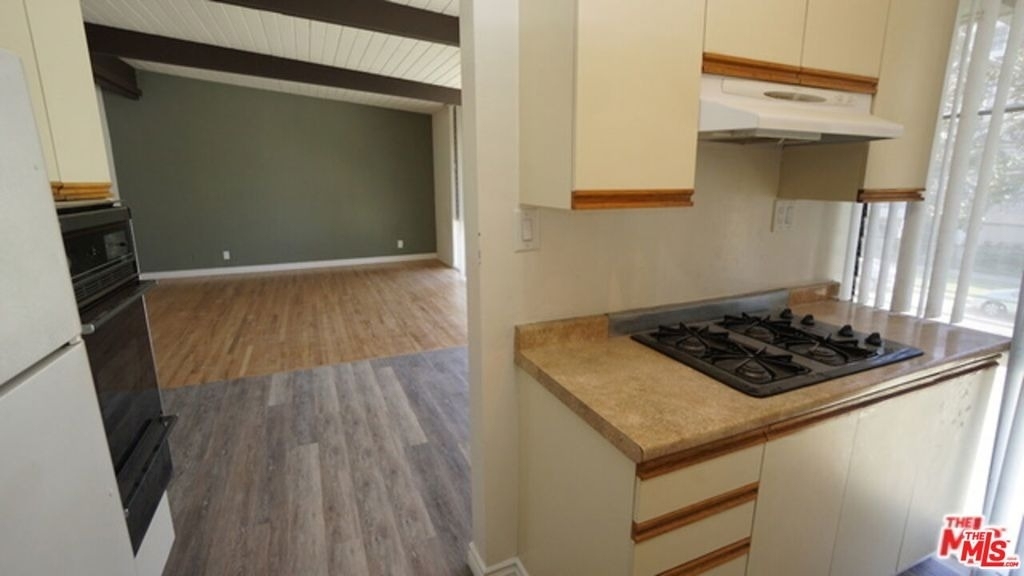 11133 Rose Avenue - Photo 7