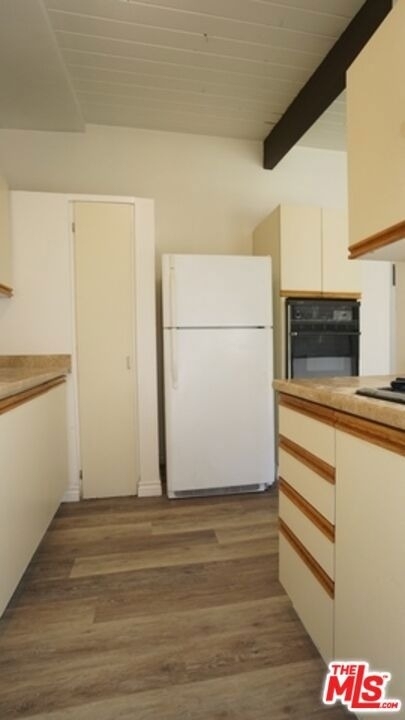 11133 Rose Avenue - Photo 2