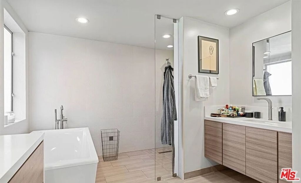 615 6th Avenue - Photo 13