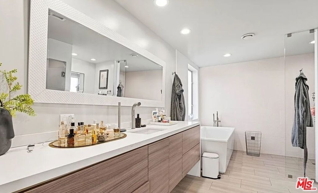 615 6th Avenue - Photo 12