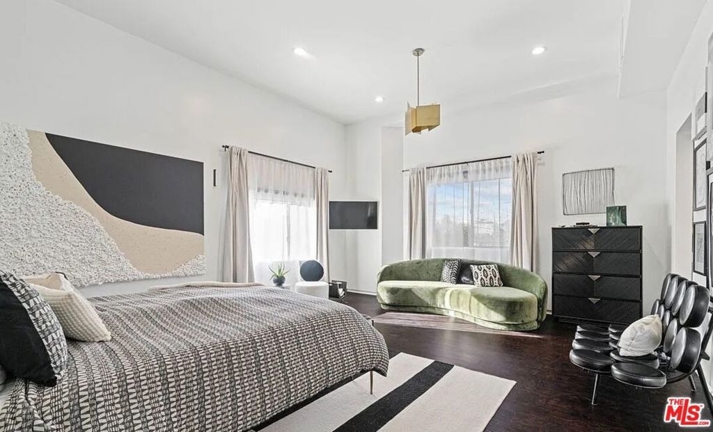 615 6th Avenue - Photo 9