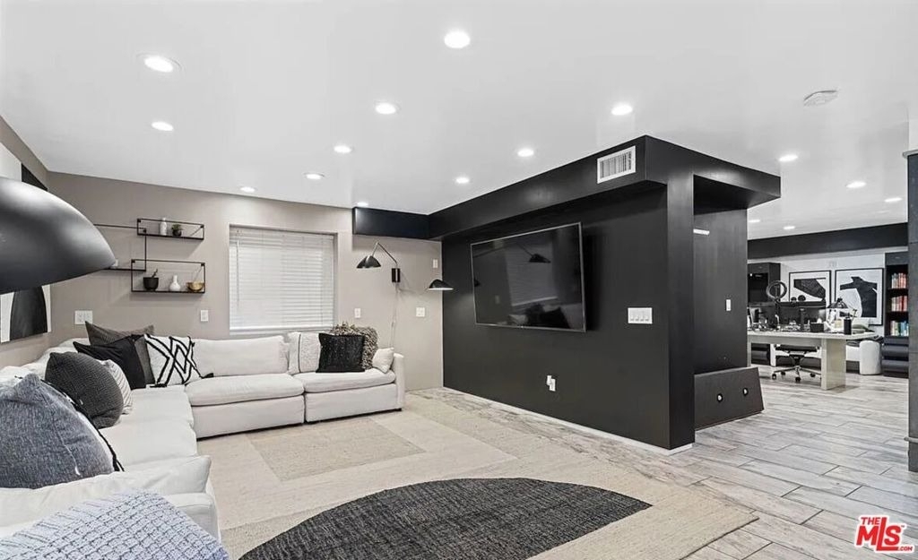 615 6th Avenue - Photo 26
