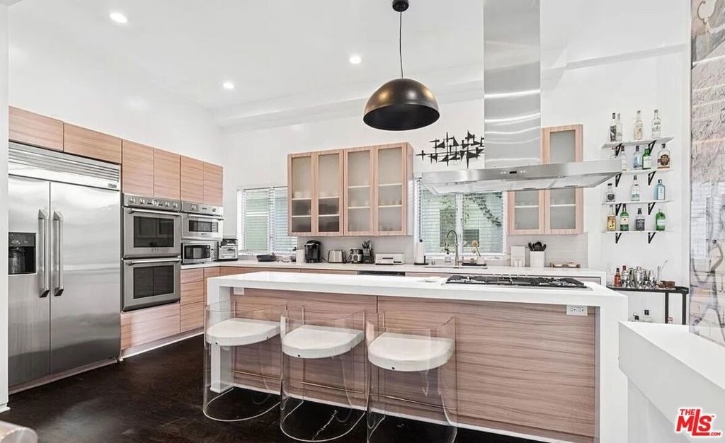 615 6th Avenue - Photo 5