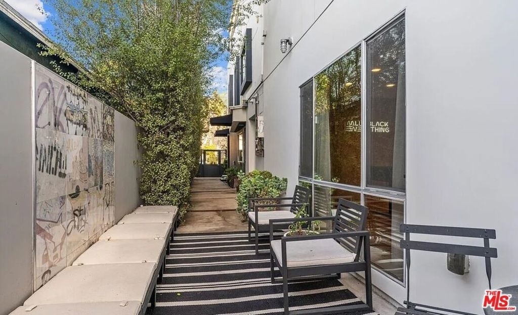 615 6th Avenue - Photo 35