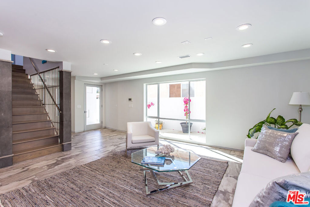 615 6th Avenue - Photo 31