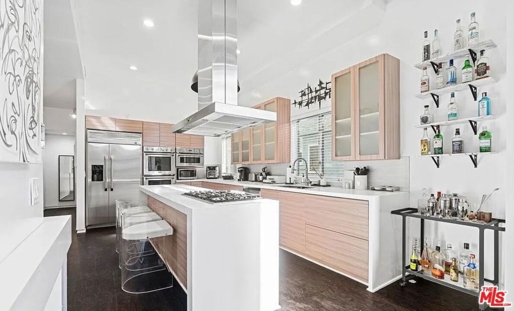 615 6th Avenue - Photo 4