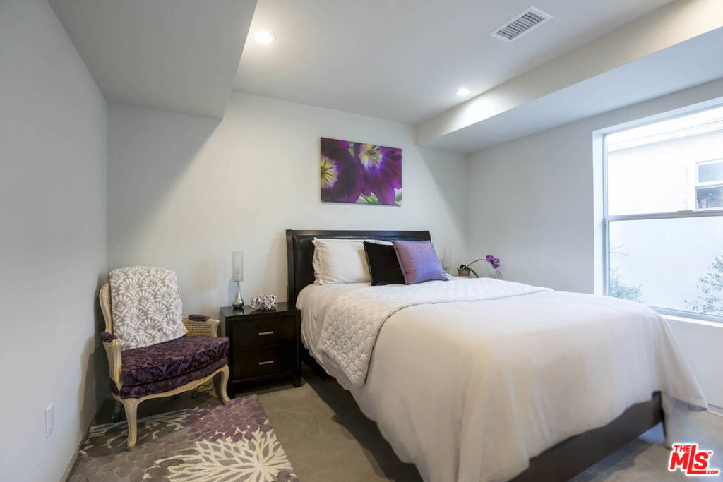 615 6th Avenue - Photo 33