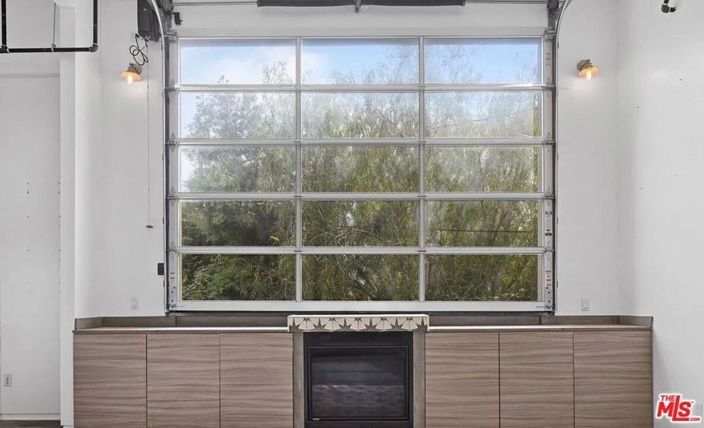 615 6th Avenue - Photo 2
