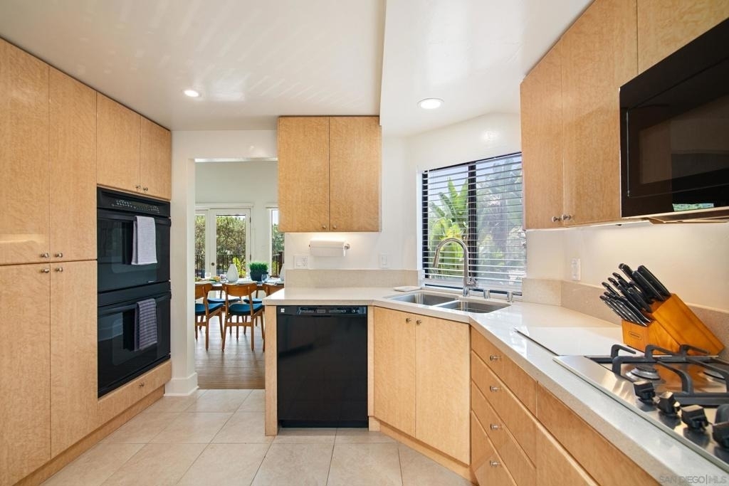 2452 Azure Coast Dr - Photo 17