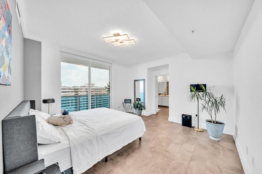 1945 S Ocean Drive - Photo 5