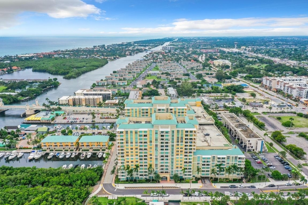 700 E Boynton Beach Boulevard - Photo 32