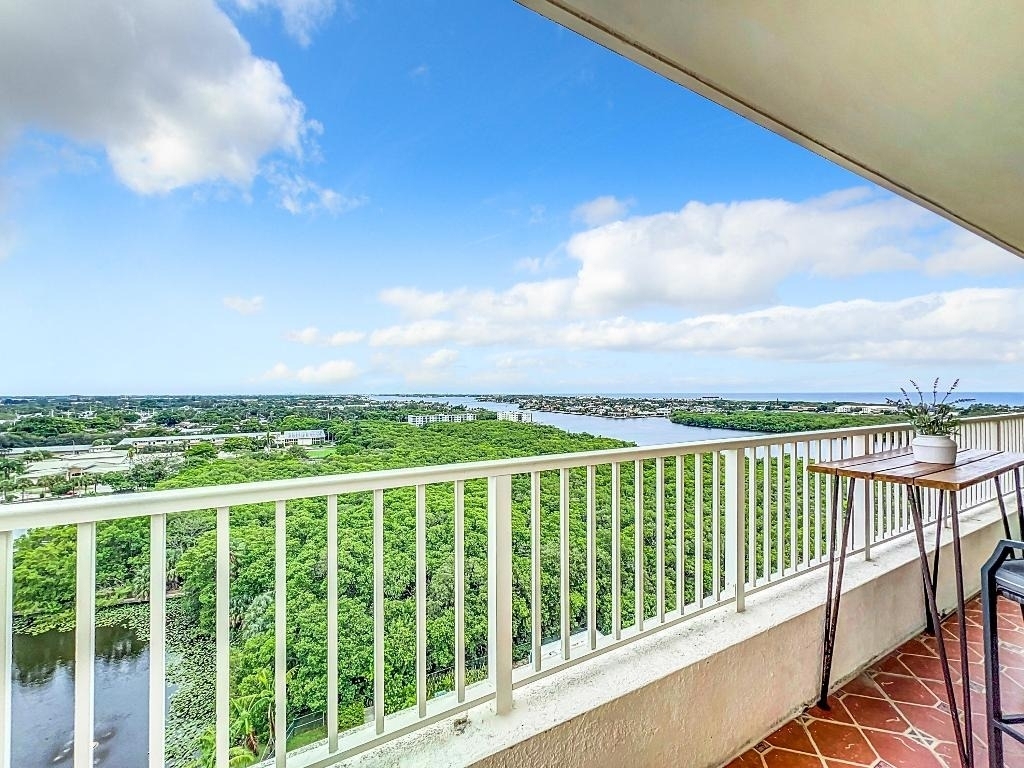 700 E Boynton Beach Boulevard - Photo 2
