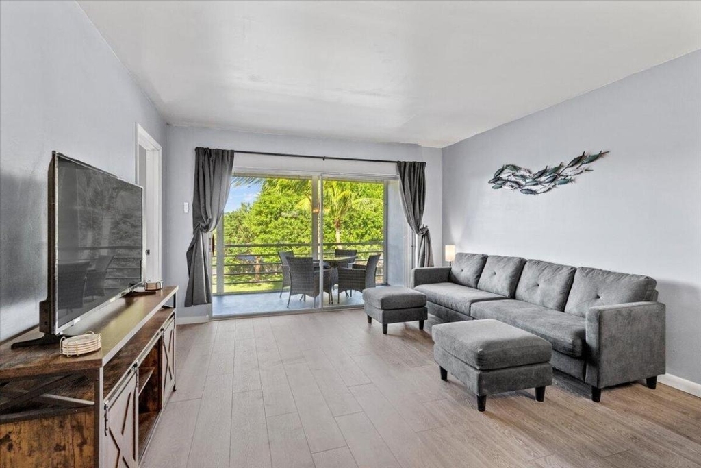 300 Waterway Drive S - Photo 15