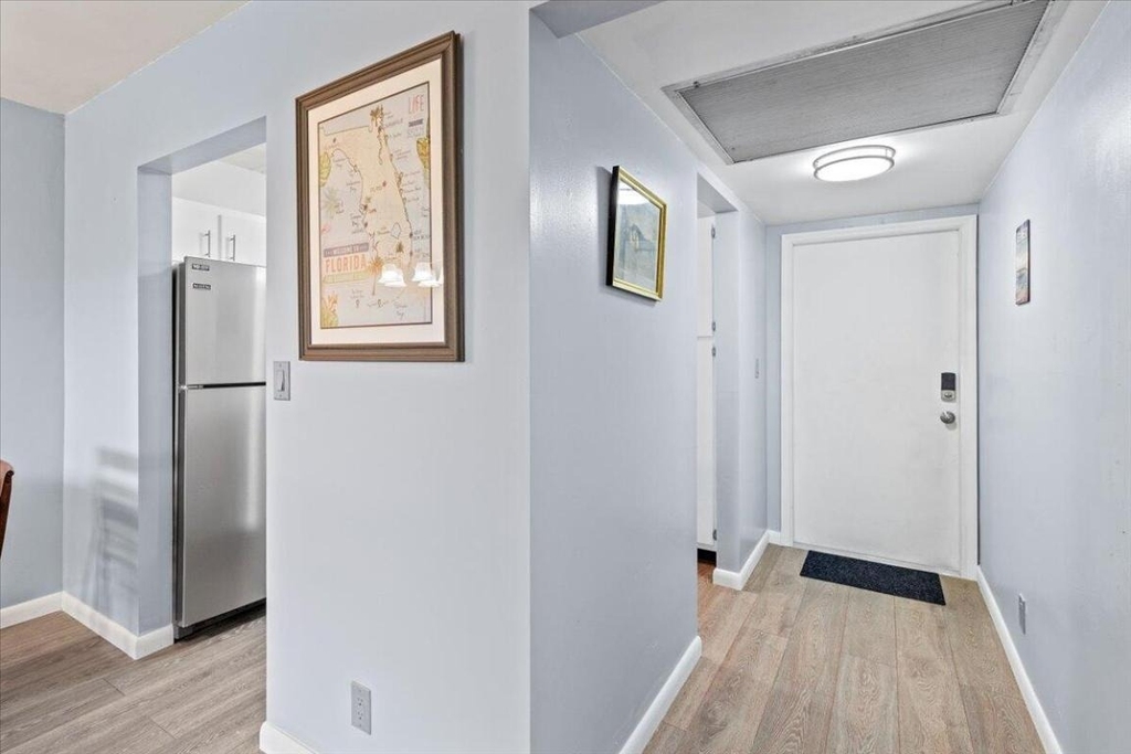 300 Waterway Drive S - Photo 18