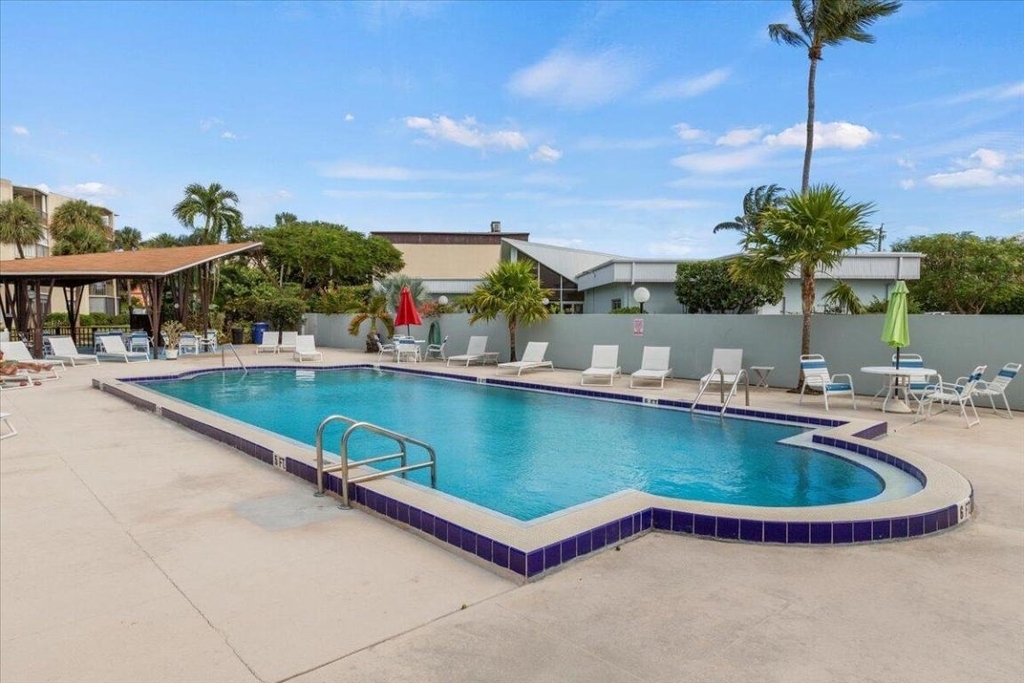 300 Waterway Drive S - Photo 31